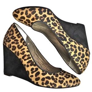 Euc Lucky Brand calf hair leopard wedge shoes 7